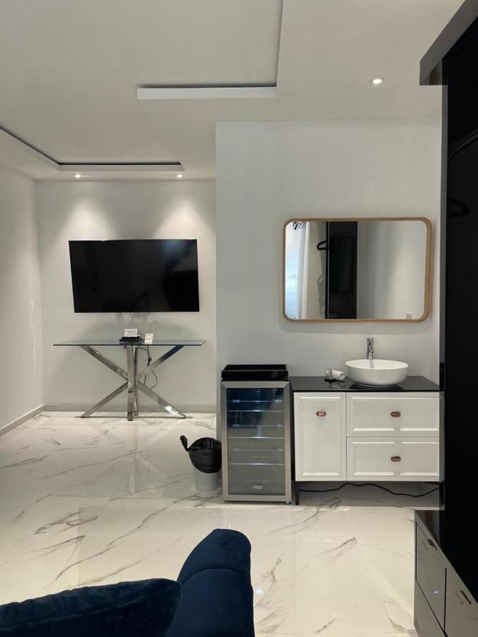 Deluxe King Suite,1588105890:JPEG